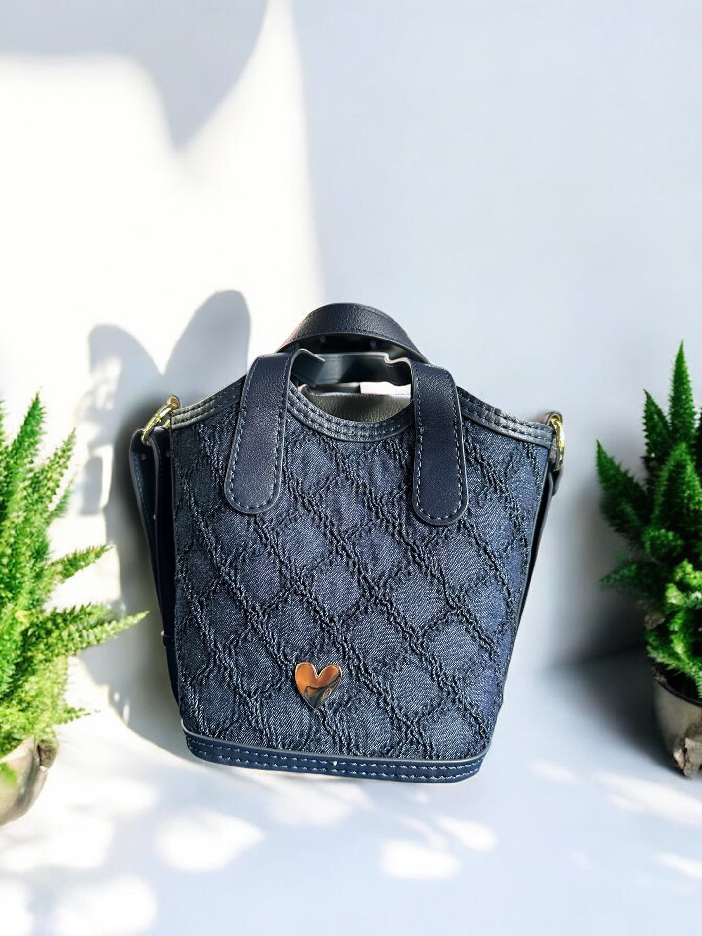 《手縫皮系列》 Anya Bag - Textured Denim