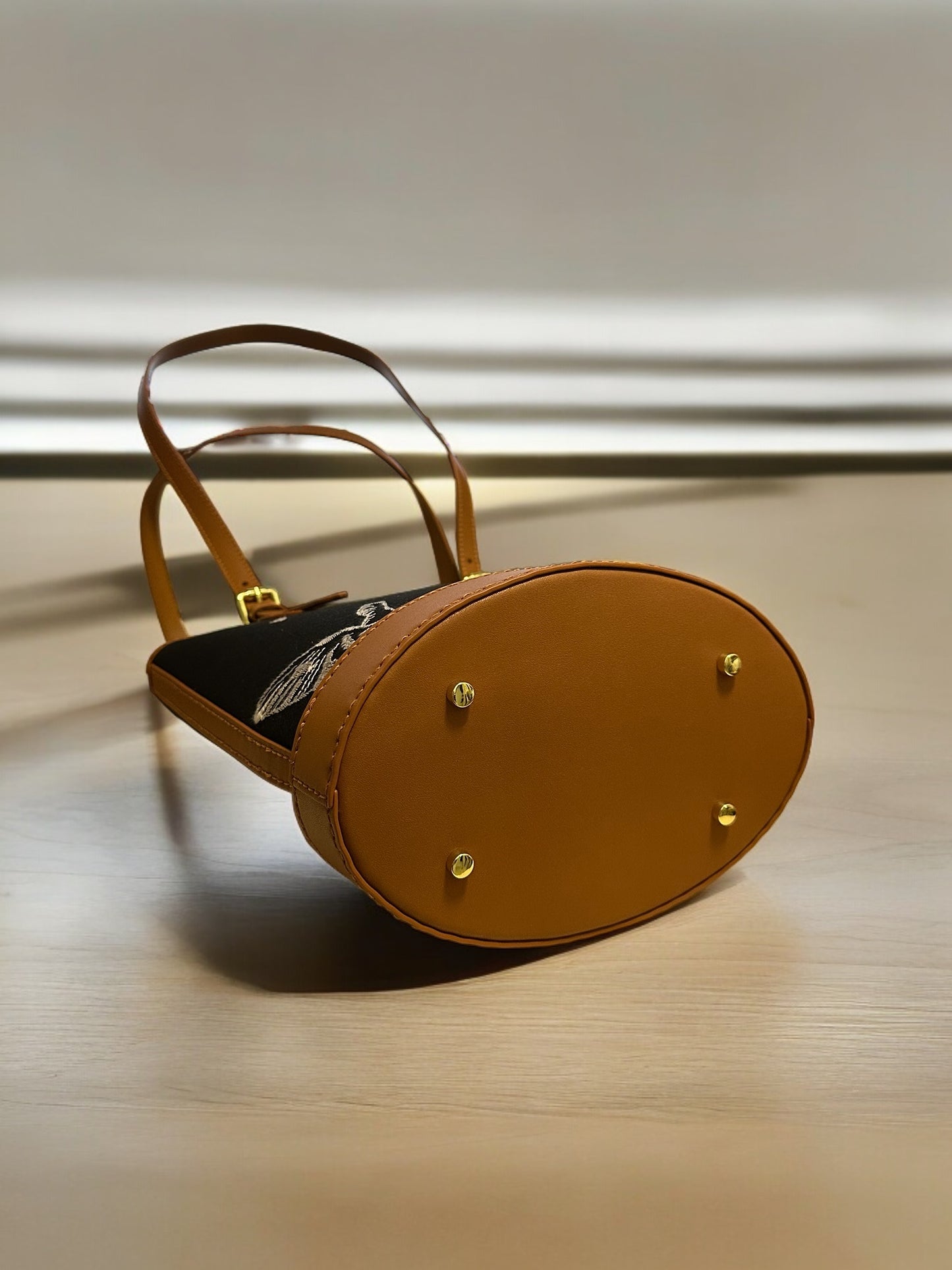 《手縫皮系列》only one 水桶包