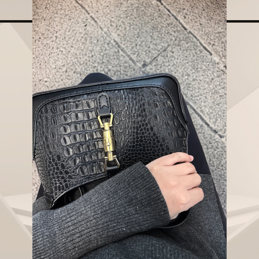 《手縫皮系列》Karina bag - 黑蛇皮/黑皮
