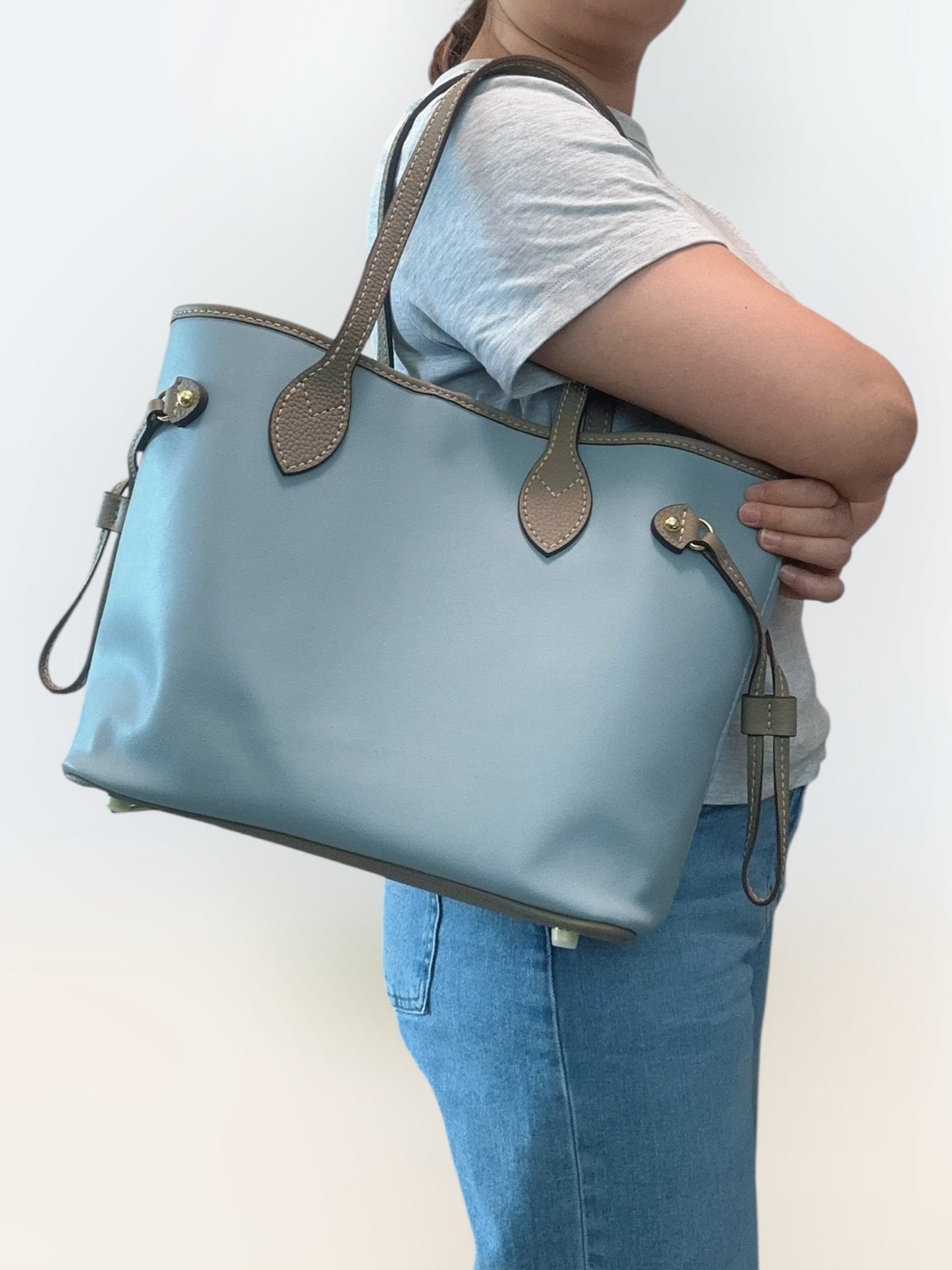Blue tote bag