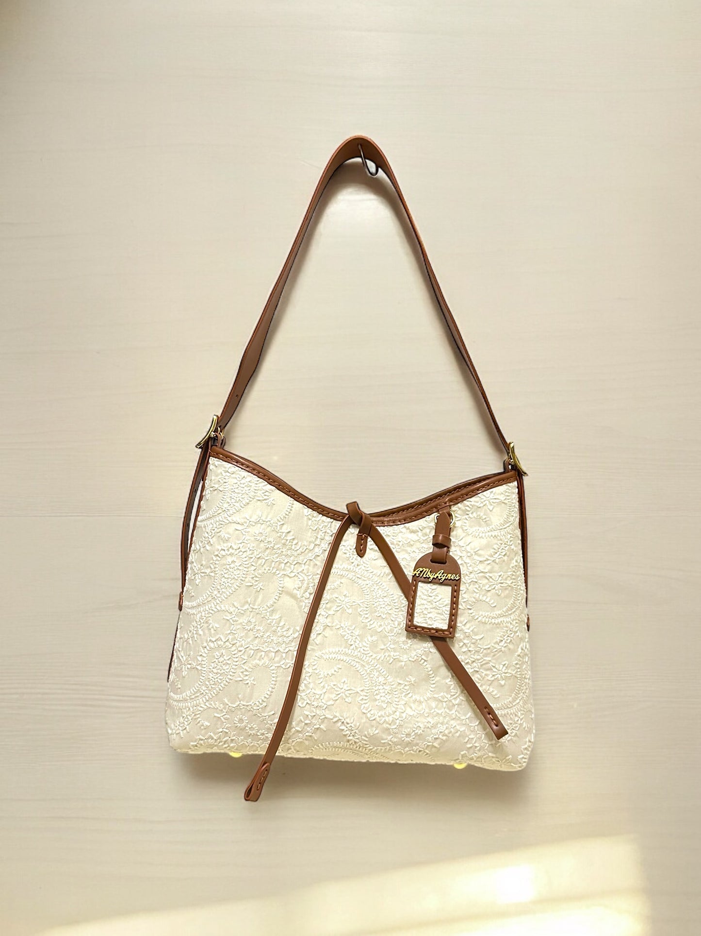 《手縫皮系列》 Nora bag - Heavy Embroidery (@H…the corner寄賣)
