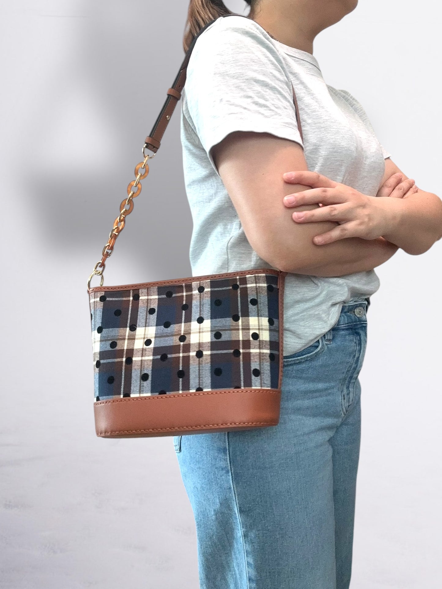 《手縫皮系列》 Aileen Bag - 經典格仔 立體波點