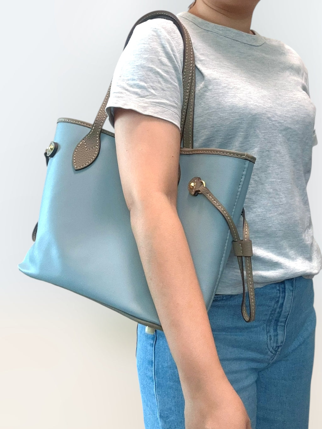 Blue tote bag